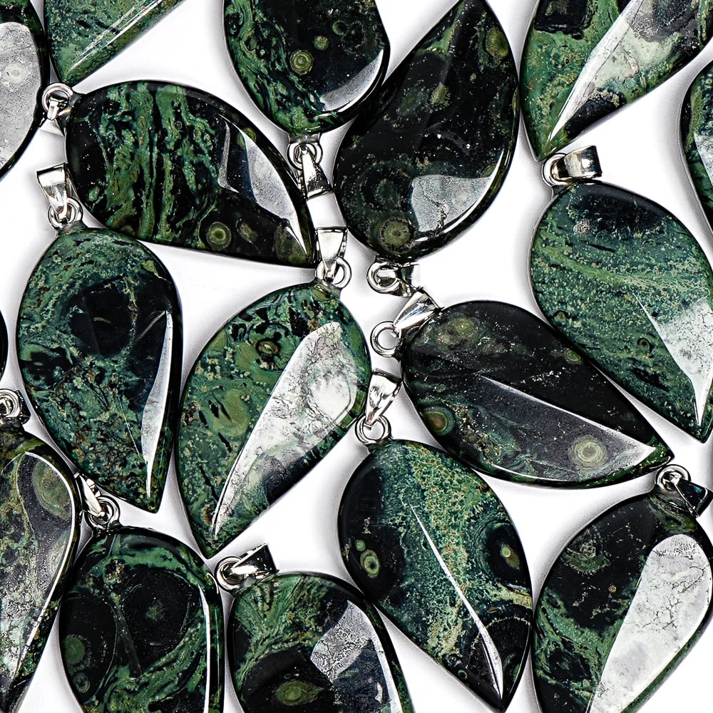 Green Kambaba Leaf Pendant-ToShay.org
