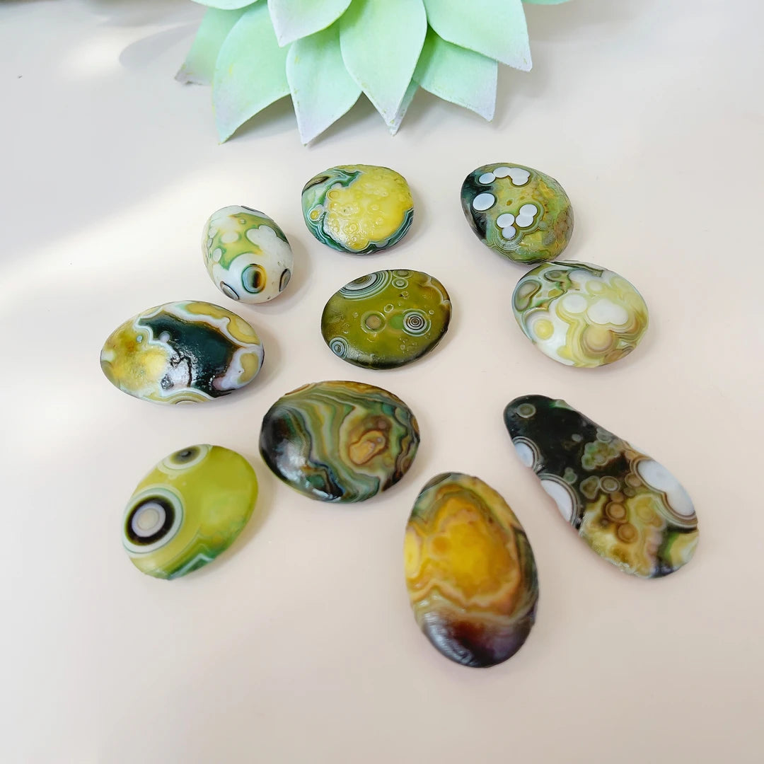 Yellow Green Sardonyx Agate-ToShay.org