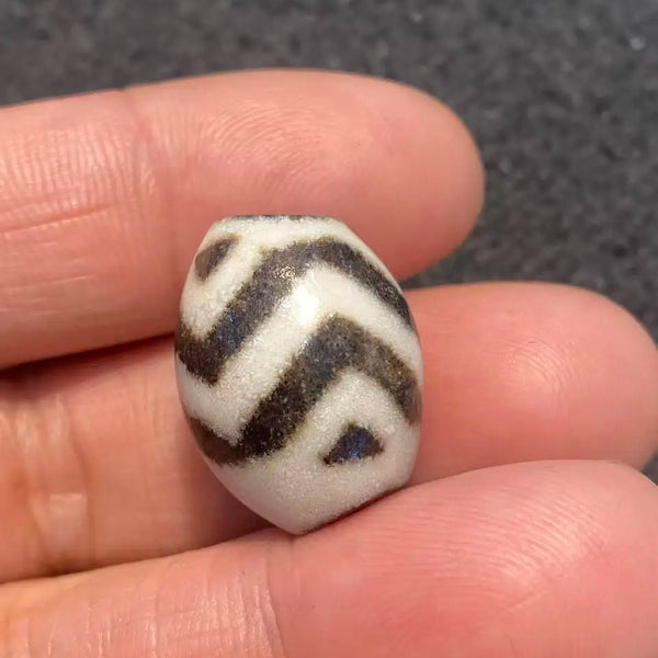 Tibetan Agate Eye Dzi beads-ToShay.org