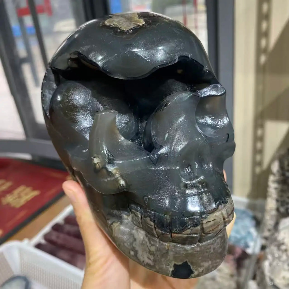 Black Fluorescent Agate Skull-ToShay.org