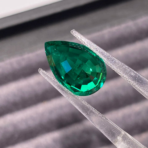 Green Emerald Gem Stone-ToShay.org