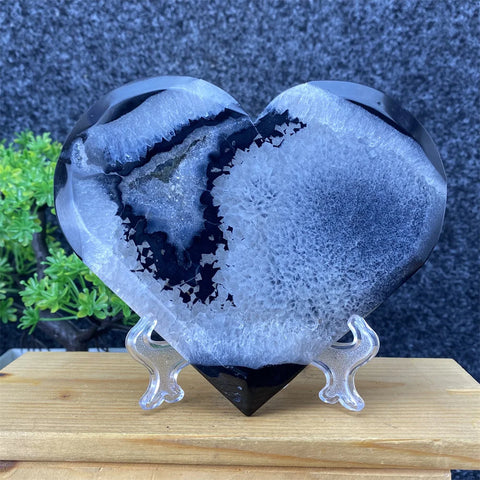 Black Agate Geode Heart-ToShay.org