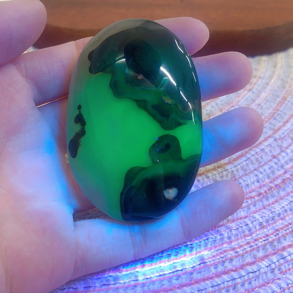 Fluorescence Volcanic Agate-ToShay.org