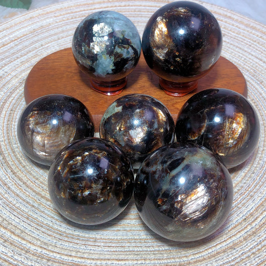 Gold Flash Phlogopite Balls-ToShay.org