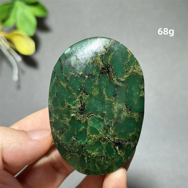 Green Emerald Quartz Palm Stone-ToShay.org