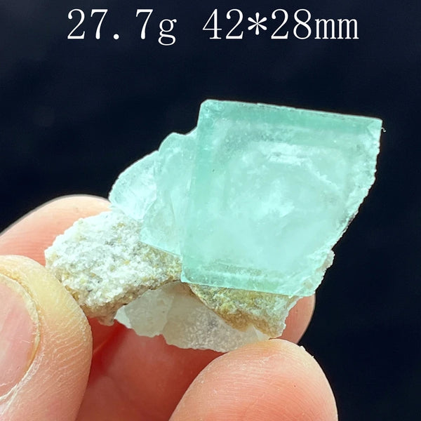 Blue Green Fluorescent Calcite-ToShay.org