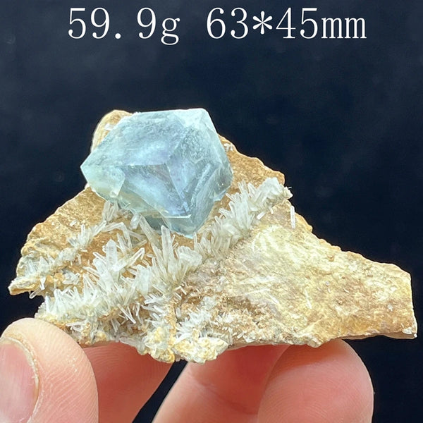 Blue Green Fluorescent Calcite-ToShay.org