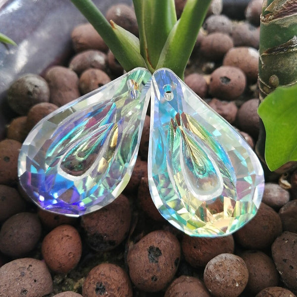 Clear Crystal Teardrop Prisms-ToShay.org