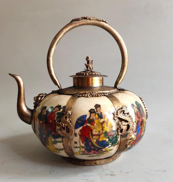 Dowager Porcelain Teapot-ToShay.org