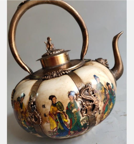Dowager Porcelain Teapot-ToShay.org